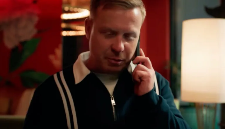 Момент из 6 серии 3 сезона